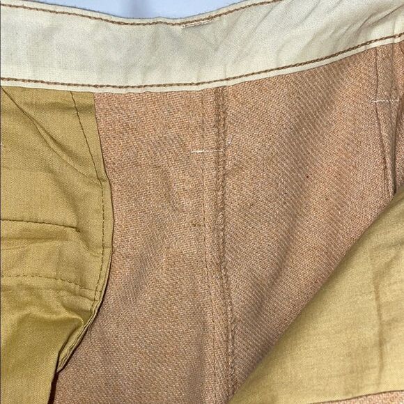 Vintage Tan Chinos with Relaxed Fit and Wide-Leg Design - Picture 10 of 10